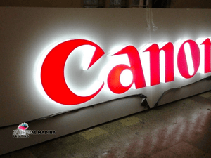 How Acrylic Signs Improve Business Spaces