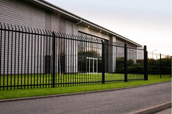How Do You Choose a Chain Link Fence Contractor in Hendersonville, NC?