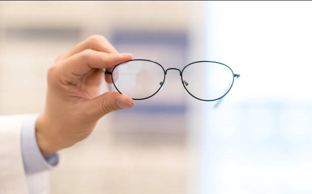How Much Do Lightweight Glasses Really Weigh Across TR90 Metal and Acetate Frames