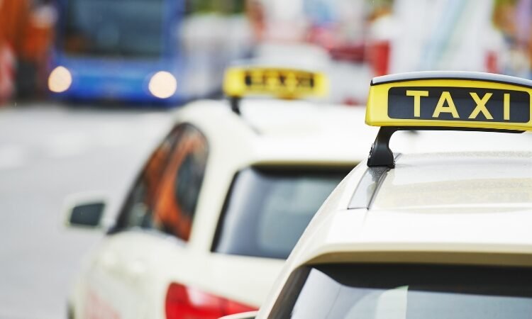 Delhi to Mussoorie Taxi: Essential Tips for First-Time Travelers